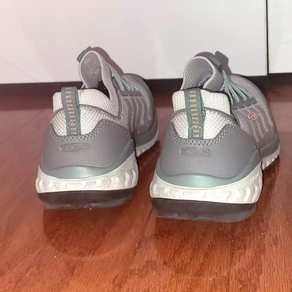 KEEN utility shoes women's size 7.5 wide : Arvada Shift (Comp Toe) ASTM slip-on - Picture 5 of 7